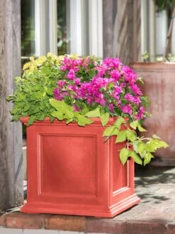 Fairfield Self-Watering Square Planter, 20” X 20” -Optimal Garden Care 39 618 08477 tif