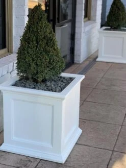 Fairfield Self-Watering Square Planter, 20” X 20” -Optimal Garden Care 39 618 213V tif