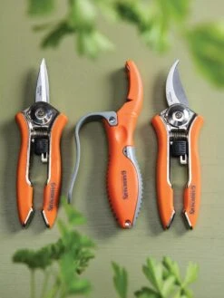 Gardener's Pocket Tool Set -Optimal Garden Care 8595268 9487 tif