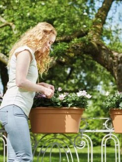 Exaco Trading Corsica Oval Bridge Planter With Cover