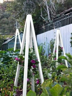 Akoris Garden Tuteur Sr. 13 Akoris Garden Tuteur Sr. -Optimal Garden Care 8600517 03V tif 1