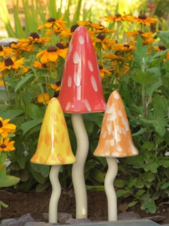 Potting Shed Tinkling Toadstool Sculptures, Set Of 3 -Optimal Garden Care 8611730 sum 03v